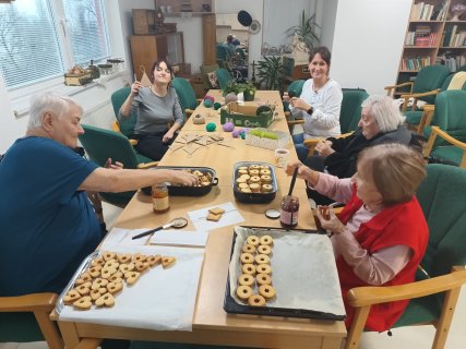 Listopad voněl po cukroví i po česneku